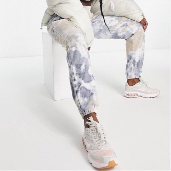 (NWT) Nike Loose Fit Tie Dye Cuffed Sweatpants in Slate Blue, Medium - Picture 4 of 16